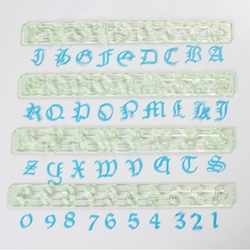 Tappit Alphabet Old English 2,5 cm (1)