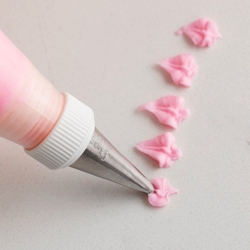 Piping tip nozzle no:263 mini leaf (4 mm openning) (1)