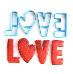 Plastik kalıp  LOVE kutu harfler; 9 cm - 1